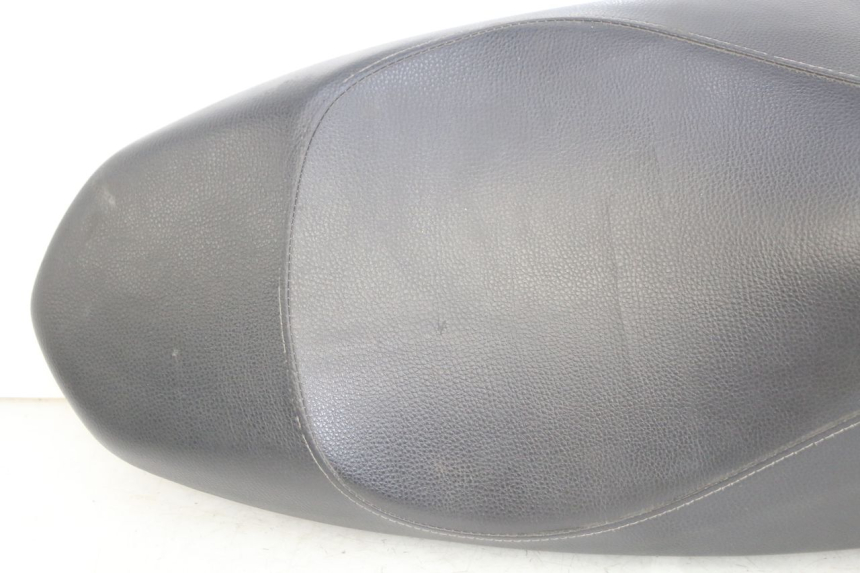 photo de SELLE PEUGEOT KISBEE 4T 50 (2018 - 2022) - Angolazione alternativa