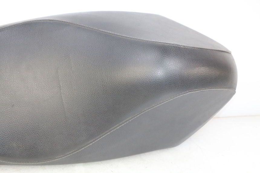 photo de SELLE PEUGEOT KISBEE 4T 50 (2018 - 2022) - Zoom qualità usato