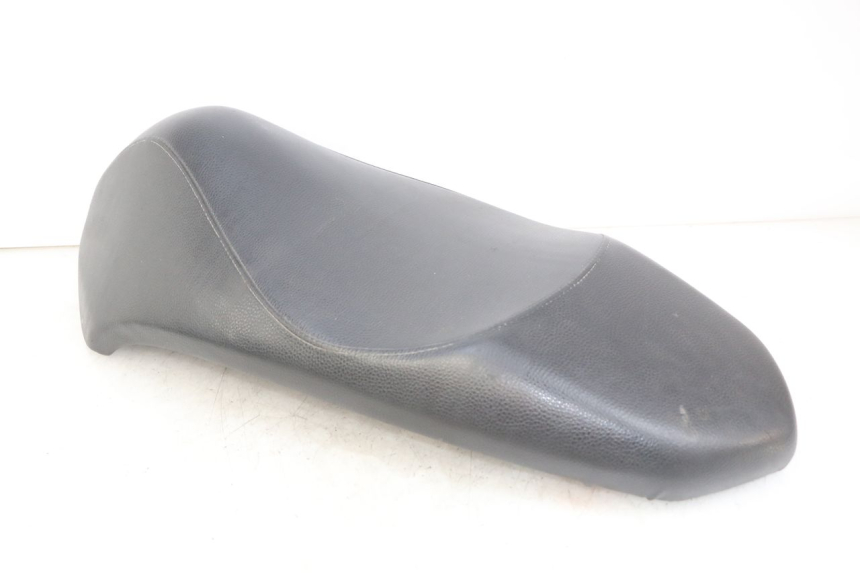 photo de SELLE PEUGEOT KISBEE 4T 50 (2018 - 2022) - Stato della superficie e materiale