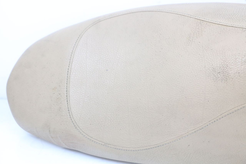 photo de SELLE PEUGEOT KISBEE 4T 50 (2010 - 2017) - Dettaglio del componente