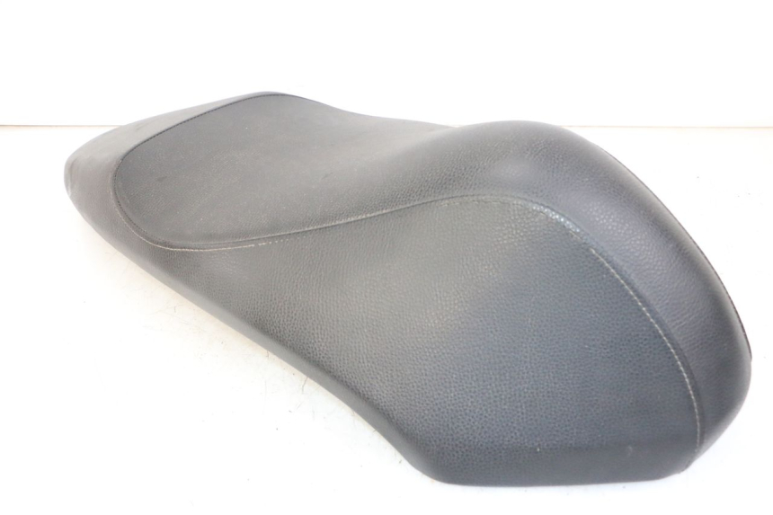 photo de SELLE PEUGEOT KISBEE 4T 50 (2018 - 2022) - Dettaglio del componente