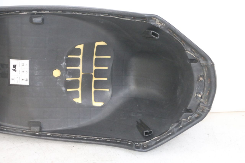 photo de SELLE PEUGEOT KISBEE 4T 50 (2018 - 2022) - Caratteristiche distintive