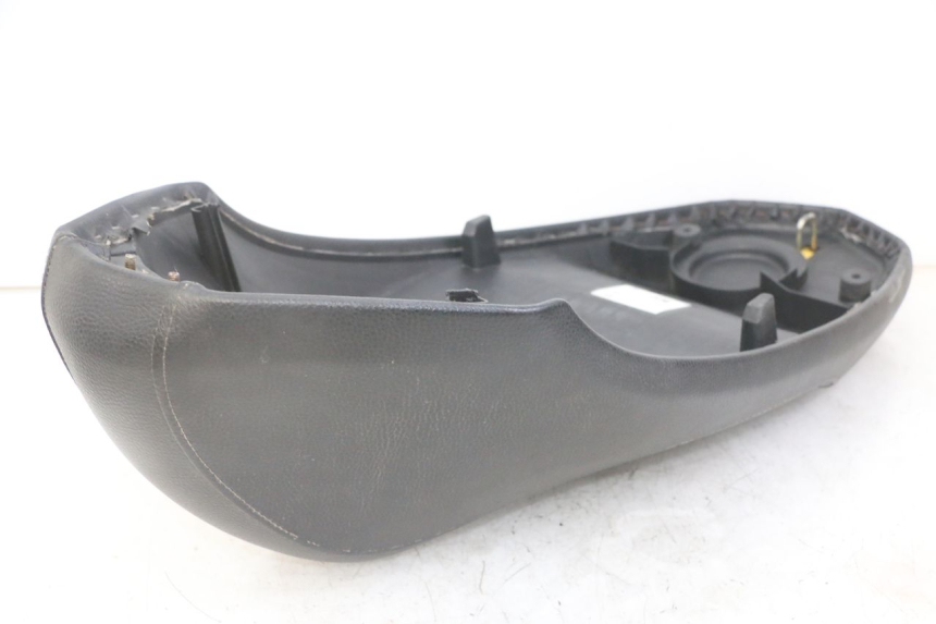 photo de SELLE PEUGEOT KISBEE 4T 50 (2018 - 2022) - Stato della superficie e materiale