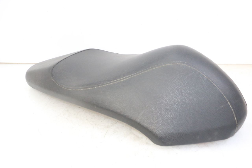 photo de SELLE PEUGEOT KISBEE 4T 50 (2018 - 2022) - Caratteristiche distintive