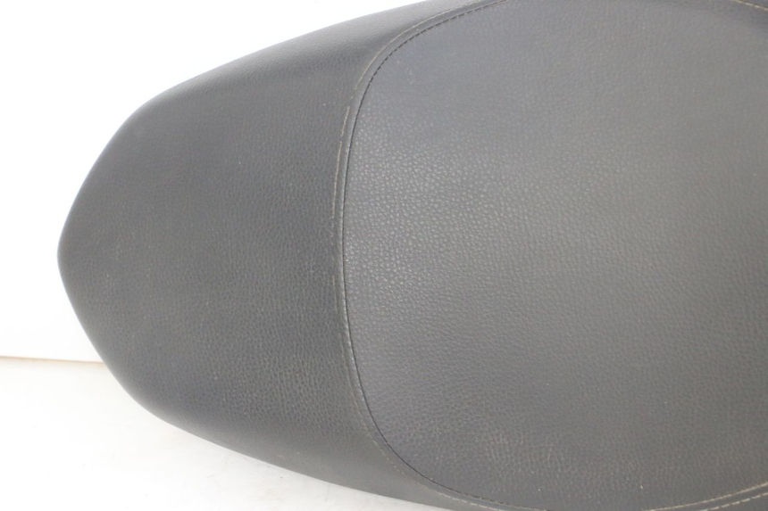 photo de SELLE PEUGEOT KISBEE 4T 50 (2018 - 2022) - Foto prodotto supplementare