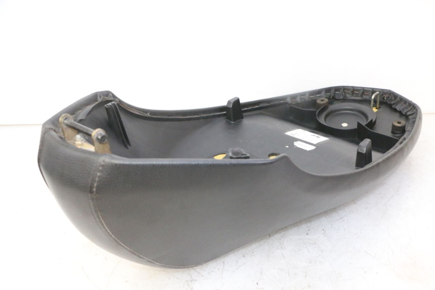 photo de SELLE PEUGEOT KISBEE 4T 50 (2018 - 2022) - Primo piano tecnico