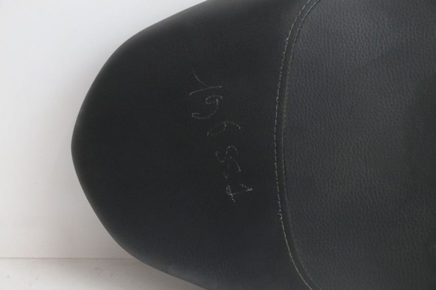 photo de SELLE PEUGEOT KISBEE 4T 50 (2018 - 2022) - Altra angolazione