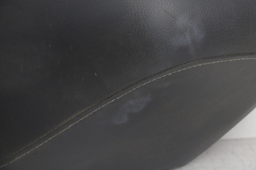 photo de SELLE PEUGEOT KISBEE 4T 50 (2018 - 2022) - Primo piano tecnico