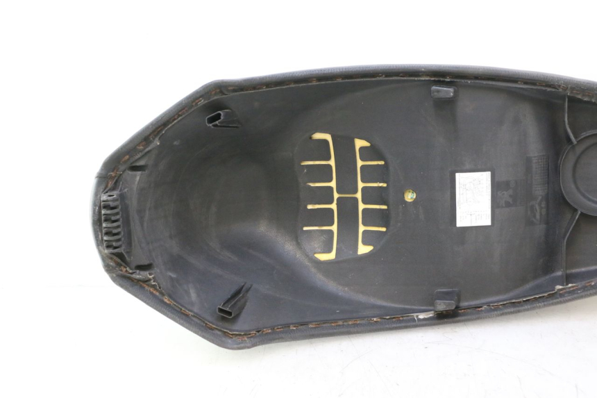 photo de SELLE PEUGEOT KISBEE 4T 50 (2010 - 2017) - Vista d'insieme del prodotto