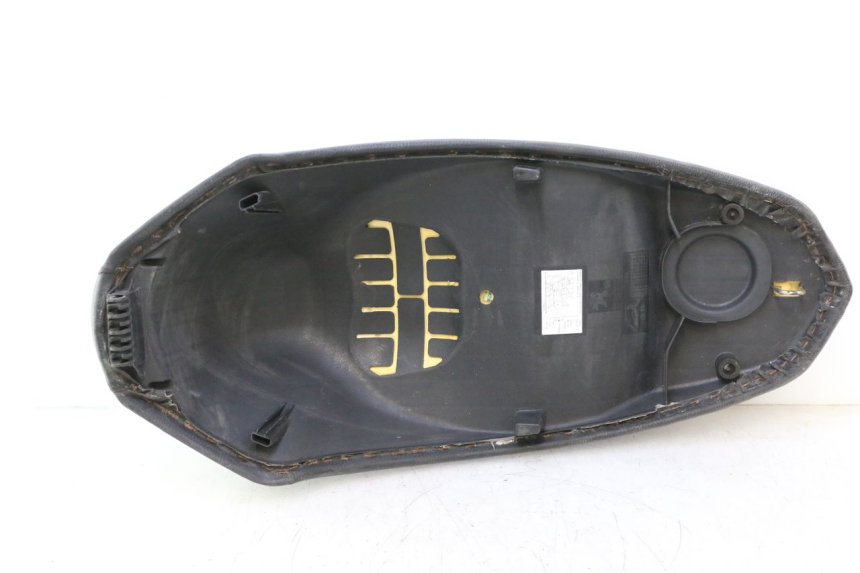 photo de SELLE PEUGEOT KISBEE 4T 50 (2010 - 2017) - Ricambio usato controllato