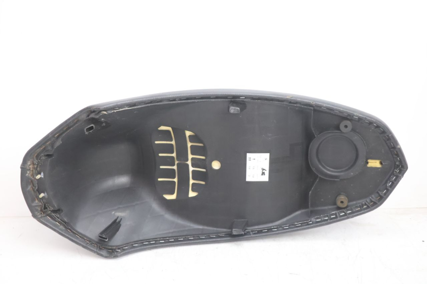 photo de SELLE PEUGEOT KISBEE 4T 50 (2018 - 2022) - Caratteristiche distintive