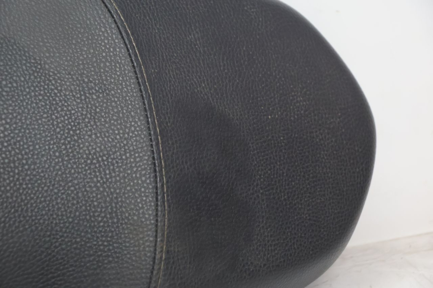 photo de SELLE PEUGEOT KISBEE 4T 50 (2018 - 2022) - Altra angolazione