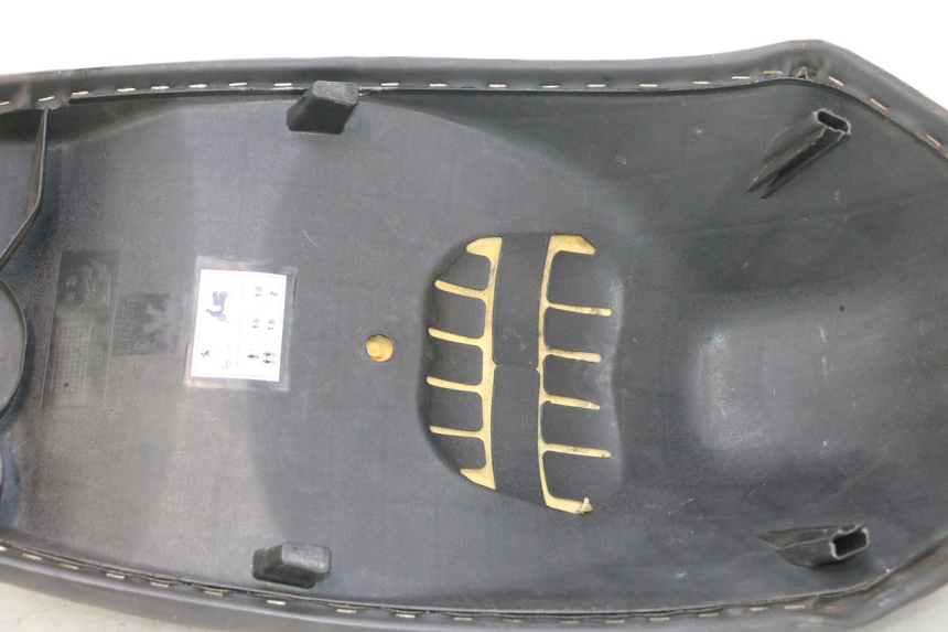 photo de SELLE PEUGEOT KISBEE 4T 50 (2010 - 2017) - Altra vista dell'articolo