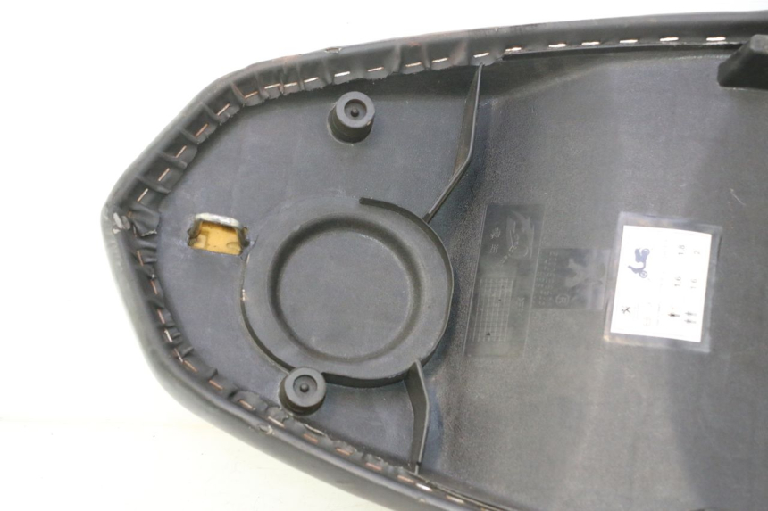 photo de SELLE PEUGEOT KISBEE 4T 50 (2010 - 2017) - Caratteristiche distintive
