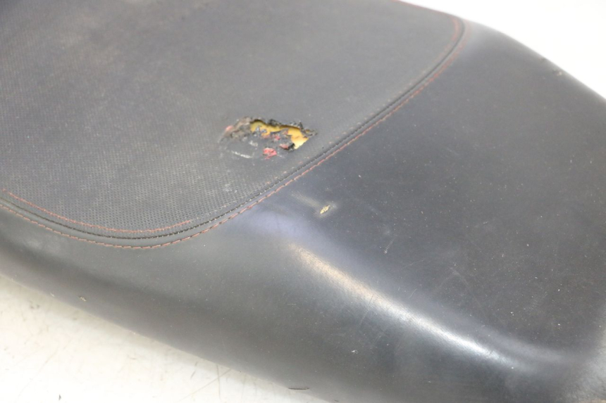 photo de SELLE PEUGEOT KISBEE 4T 50 (2010 - 2017) - Panoramica del profilo