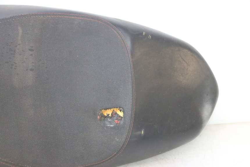 photo de SELLE PEUGEOT KISBEE 4T 50 (2010 - 2017) - Altra angolazione