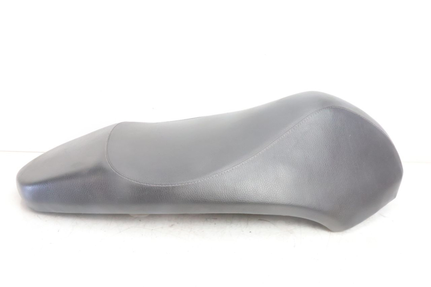 photo de SELLE PEUGEOT KISBEE 4T 50 (2010 - 2017) - Primo piano tecnico