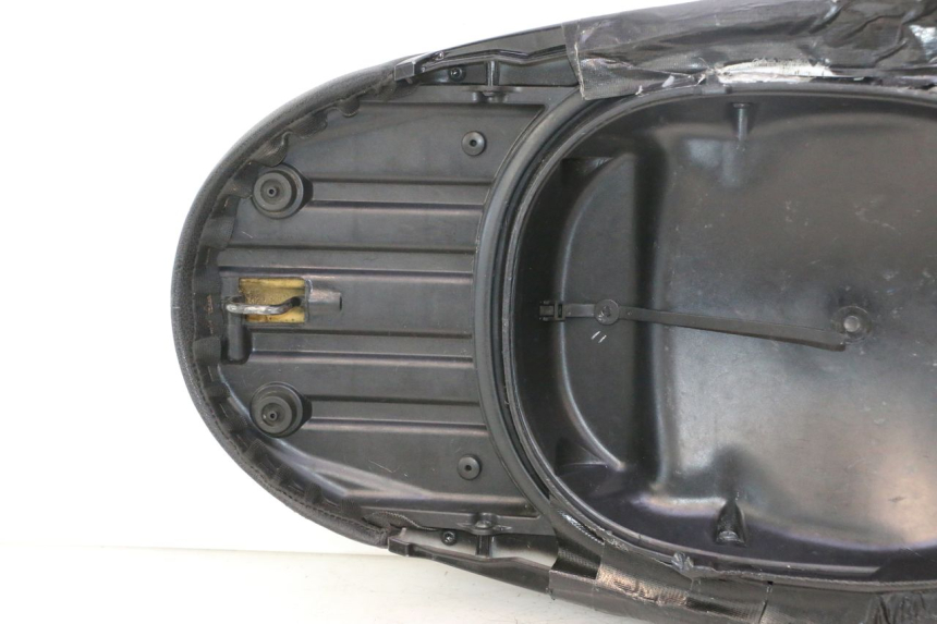 photo de SELLA PIAGGIO LIBERTY IGET 4T 50 (2021 - 2025) - Zoom sullo stato d'uso