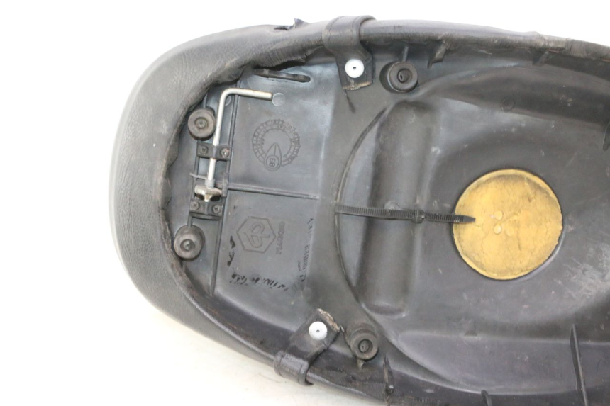 photo de SELLA PIAGGIO LIBERTY 50 (1998 - 2003) - Zoom sui componenti