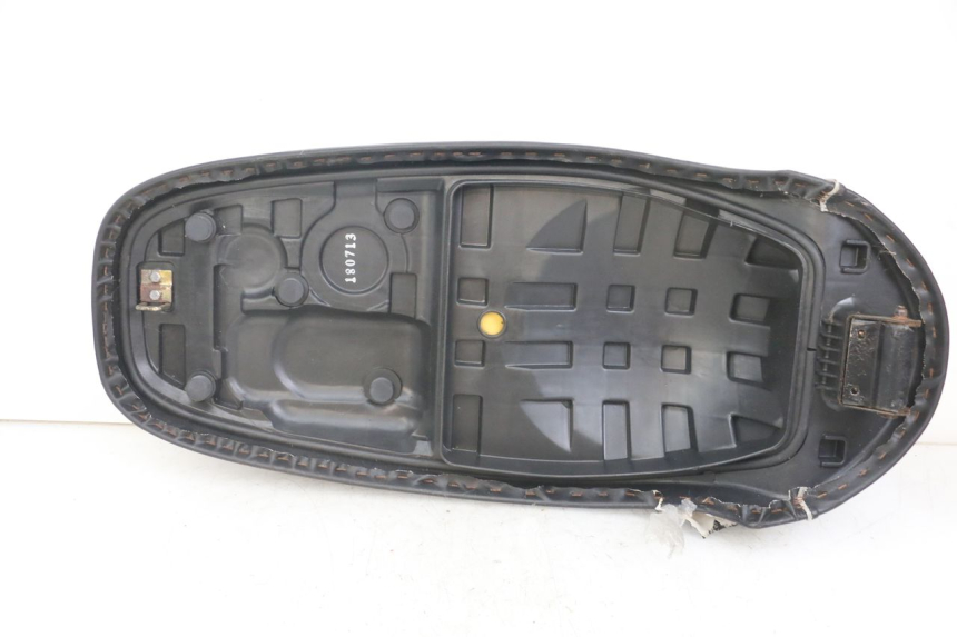 photo de SELLE KYMCO LIKE 125 (2009 - 2016) - Angolazione alternativa