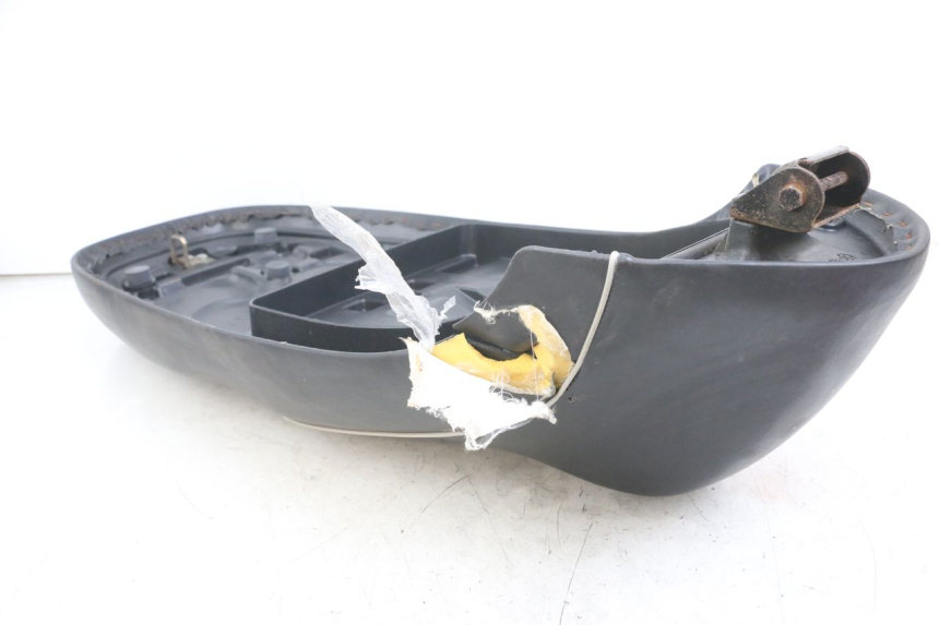 photo de SELLE KYMCO LIKE 125 (2009 - 2016) - Stato della superficie e materiale