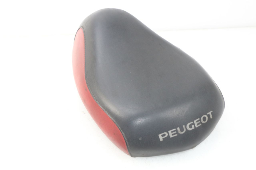 photo de SELLE PEUGEOT LUDIX 50 (2008 - 2017) - Dettagli dei punti di fissaggio