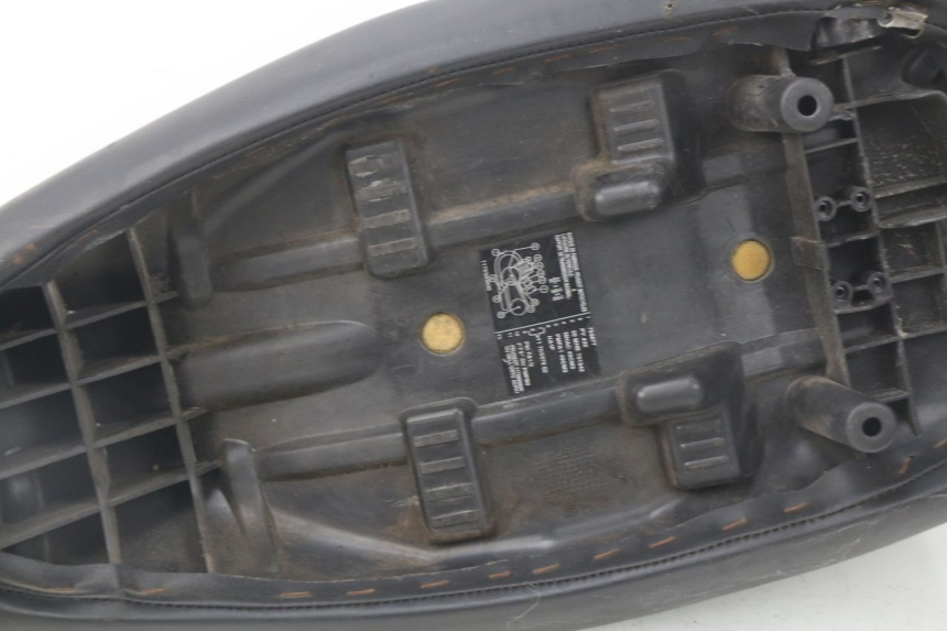 photo de SELLE PEUGEOT LUDIX 50 (2008 - 2017) - Marcature e riferimenti originali