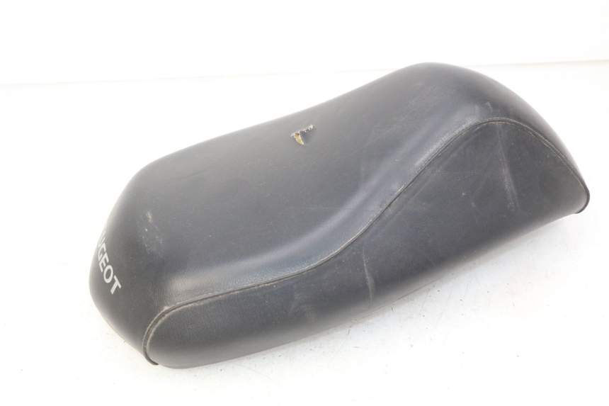 photo de SELLE PEUGEOT LUDIX 50 (2005 - 2007) - Stato della superficie e materiale