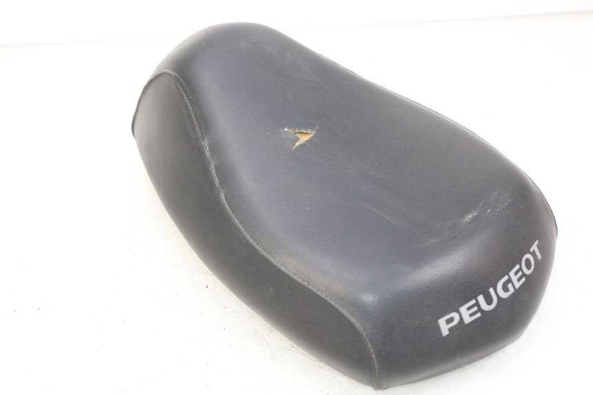photo de SELLE PEUGEOT LUDIX 50 (2005 - 2007) - Marcature e riferimenti originali
