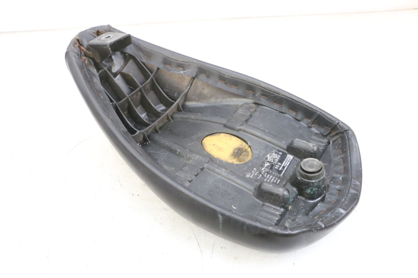 photo de SELLE PEUGEOT LUDIX 50 (2008 - 2017) - Zoom sullo stato d'uso