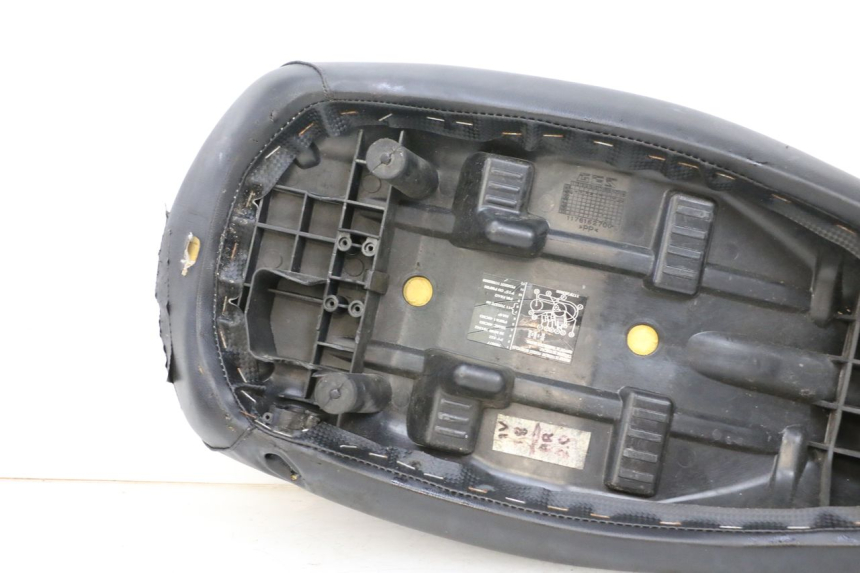 photo de SELLE PEUGEOT LUDIX 50 (2005 - 2007) - Stato della superficie e materiale