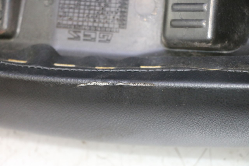 photo de SELLE PEUGEOT LUDIX 50 (2008 - 2017) - Zoom sullo stato d'uso