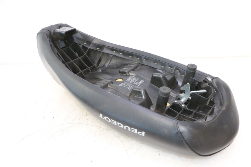photo de SELLE PEUGEOT LUDIX 50 (2008 - 2017) - Altra angolazione