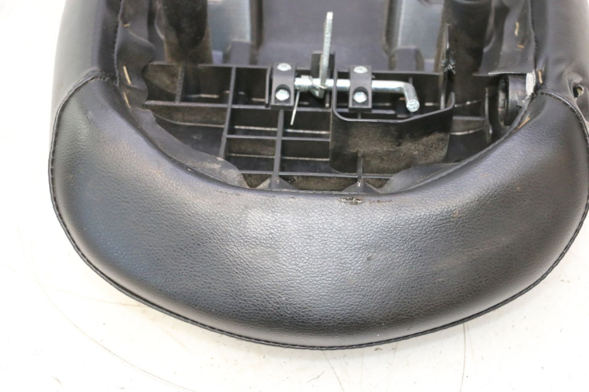 photo de SELLE PEUGEOT LUDIX 50 (2008 - 2017) - Primo piano tecnico