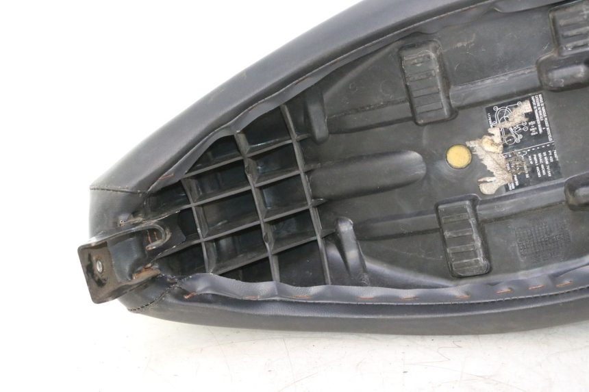 photo de SELLE PEUGEOT LUDIX 50 (2005 - 2007) - Marcature e riferimenti originali