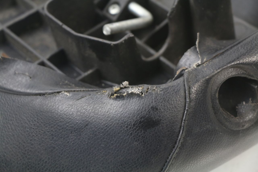 photo de SELLA PEUGEOT LUDIX ONE 50 (2004 - 2006) - Dettagli dei punti di fissaggio