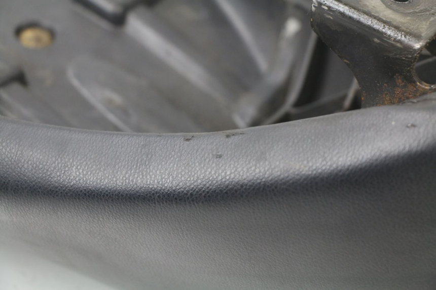 photo de SELLA PEUGEOT LUDIX ONE 50 (2004 - 2006) - Marcature e riferimenti originali