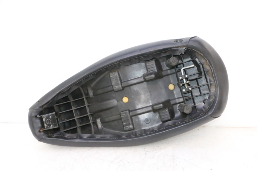 photo de SELLA PEUGEOT LUDIX SNAKE 2T 50 (2004 - 2014) - Focus sulla struttura