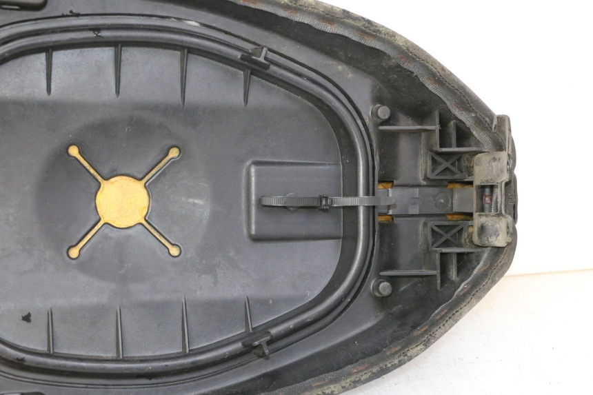 photo de SELLA PIAGGIO LXV 4T 50 (2009 - 2013) - Ispezione visiva dettagliata