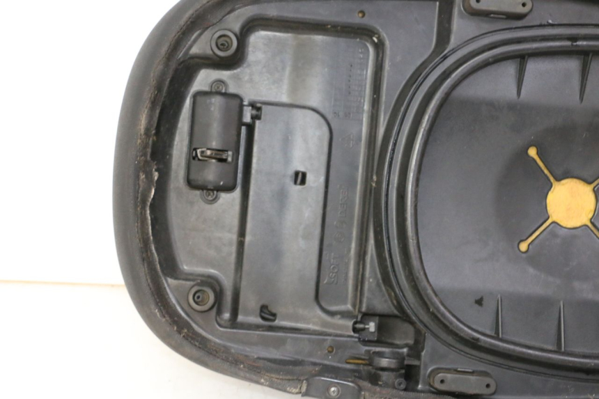 photo de SELLA PIAGGIO LXV 4T 50 (2009 - 2013) - Focus sulla struttura