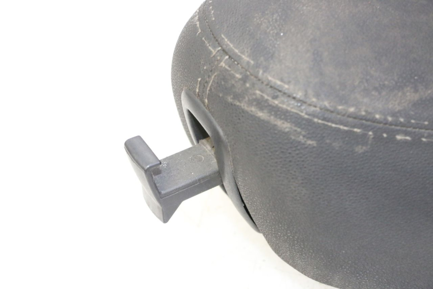 photo de SELLA PIAGGIO LXV 4T 50 (2009 - 2013) - Stato della superficie e materiale