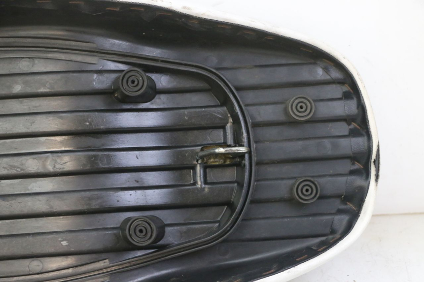 photo de SELLE MBK BOOSTER SPIRIT NAKED 50 (2004 - 2017) - Altra vista dell'articolo