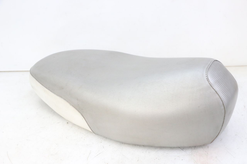 photo de SELLE MBK BOOSTER SPIRIT NAKED 50 (2004 - 2017) - Focus sulla struttura