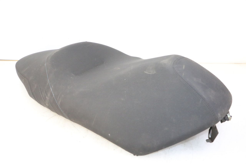 photo de SELLA PIAGGIO MP3 HPE 310 (2024 - 2025) - Zoom sui componenti