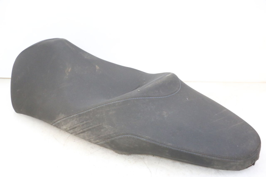 photo de SELLA PIAGGIO MP3 HPE 310 (2024 - 2025) - Focus sulla struttura