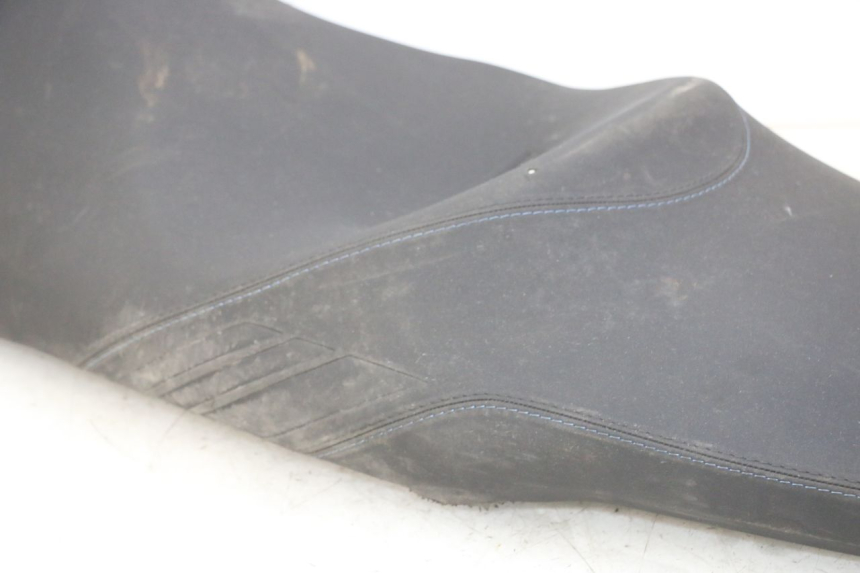 photo de SELLA PIAGGIO MP3 HPE 310 (2024 - 2025) - Angolazione alternativa