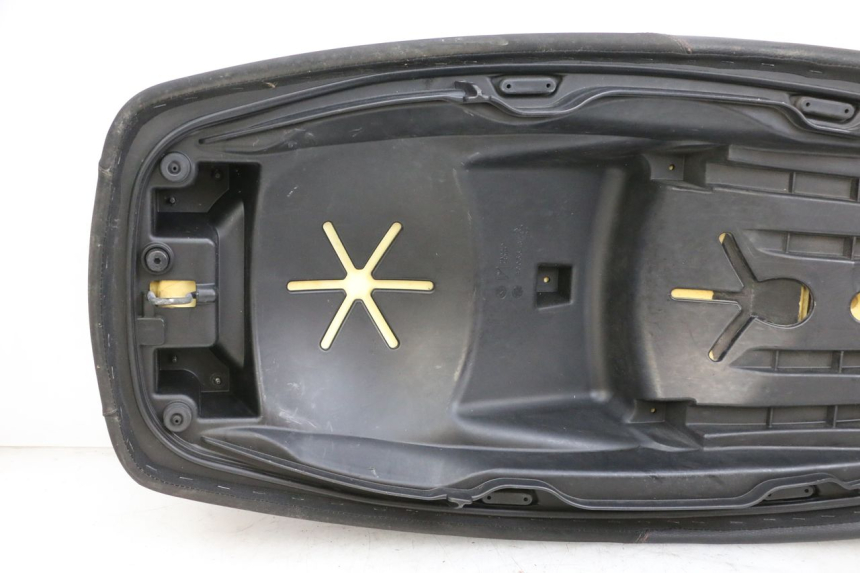 photo de SELLA PIAGGIO MP3 HPE 350 (2018 - 2020) - Altra vista dell'articolo