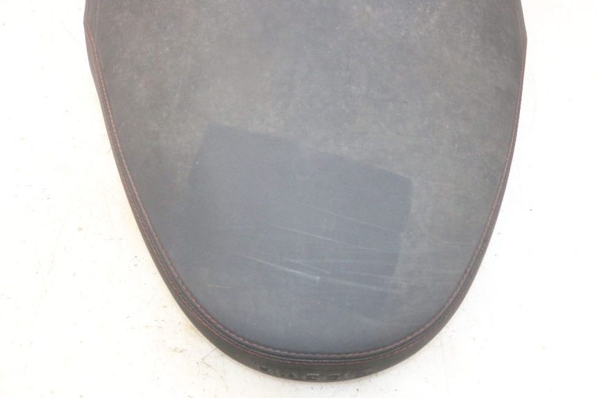 photo de SELLA PIAGGIO MP3 HPE 300 (2019 - 2026) - Primo piano ad alta risoluzione