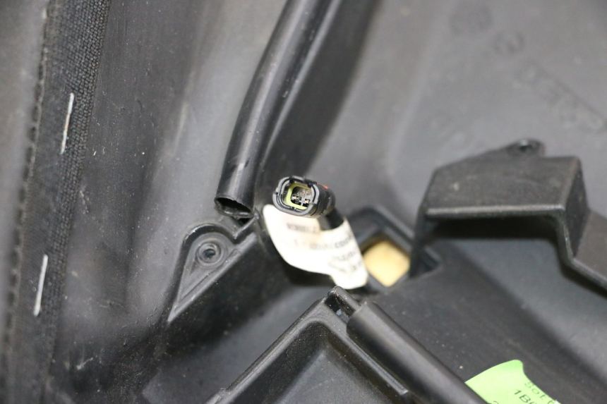 photo de SELLA PIAGGIO MP3 HPE 300 (2019 - 2026) - Stato della superficie e materiale