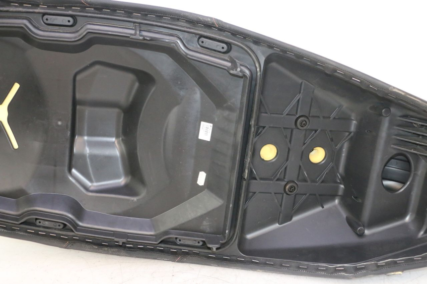 photo de SELLA PIAGGIO MP3 HPE 530 (2022 - 2026) - Focus sulla struttura